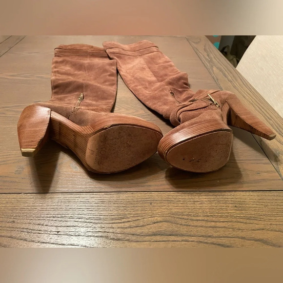 Michael Kors Tall Above The Knee Tan Suede Heeled Boots Gold Buckle Size 8 - Picture 6 of 10